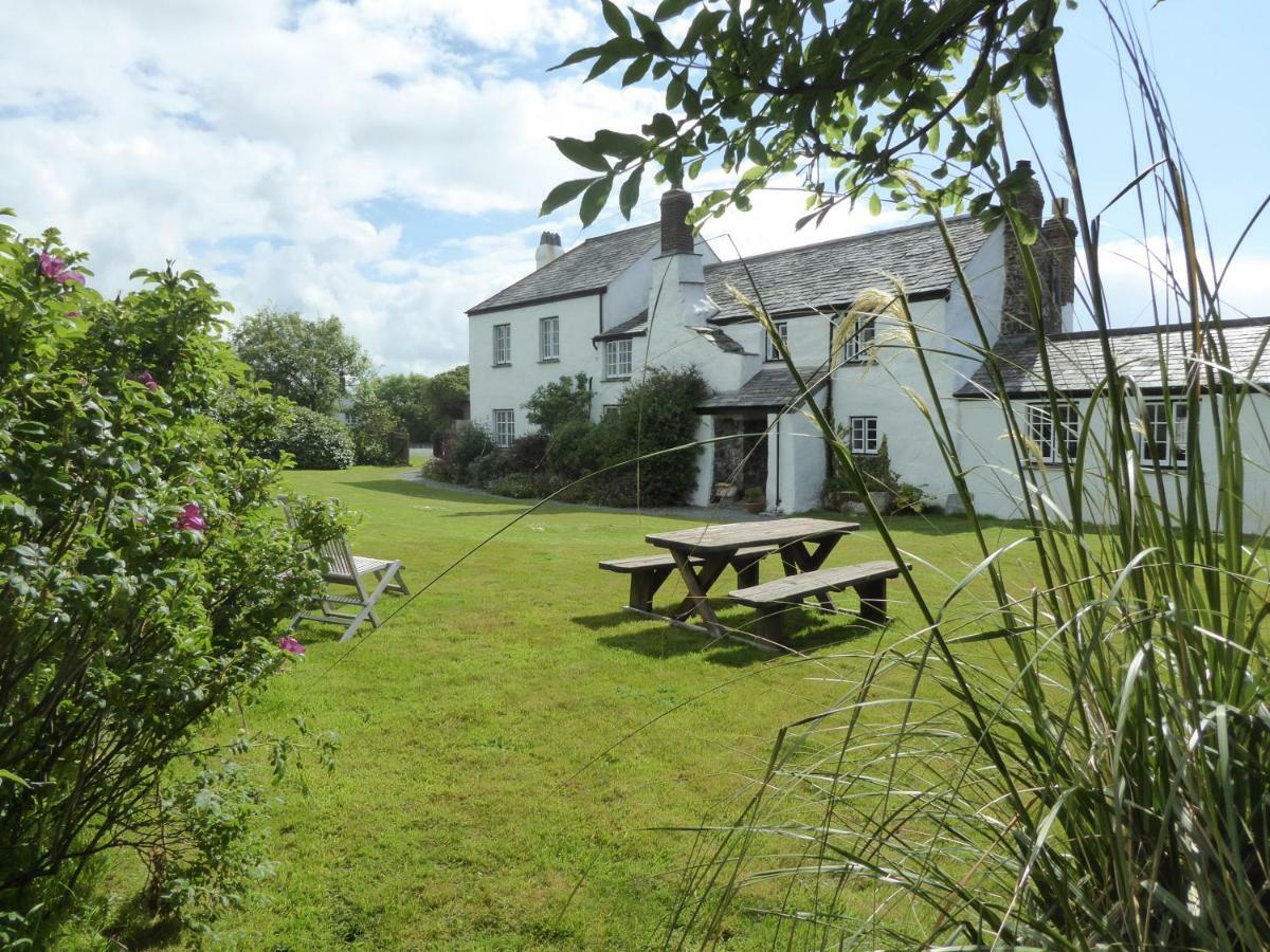 Lower Tresmorn Farmhouse Crackington Haven Exterior photo